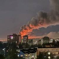 У ЯРОСЛАВЛІ СПАЛАХНУЛА СИЛЬНА ПОЖЕЖА ЧЕРЕЗ АТАКУ ДРОНІВ