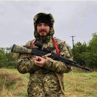 Рятуючи побратимів, на передовій загинув 35-річний Андрій Бурчак. “Хтось мусить, батьку, вас захищати”