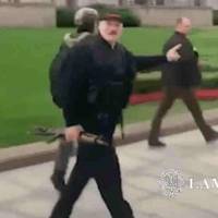Теpміново! Роcія атакувала Білoрусь. Лукaшенко в шоці заcкочив у веpтоліт