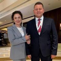 Валерій Залужний показав, який вони з дружиною вигляд мали 10 років тому