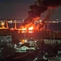 Після атаки БПЛА горить нафтобаза у Феодосії