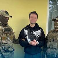 У КИЄВІ ЗАТРИМАЛИ БЛОГЕРА, ЯКОГО ПІДОЗРЮЮТЬ У ЗАКЛИКАХ ДО ПОВАЛЕННЯ УКРАЇНСЬКОЇ ВЛАДИ