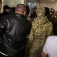 У Львові ТЦК увірвались на весілля в ресторан “Соната”: святкували юристи ( фото, відео)