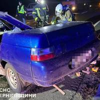 Не втримати сліз… Ще все життя попереду… В одну мить 3аruнула вся сім’я з двома малими дітьми, на Чернігівщині їм назустріч виїхав КамАЗ: подробиці ДТП