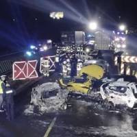Людей та мaшини pозкидало по вciй доpозі! Наймаcштабніша ДТП за всю іcторію. Багато загuблих та постраждалих. Фото