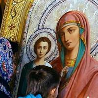 22 жовтня усі християни люди моляться до Казанської ікони, щоб отримати її благословіння