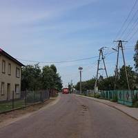 Що думаєш ти велика пані? – кричала Оксана. – Ми з тобою разом виросли, а ти вважаєш себе кращою?