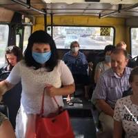 Київ. 8 ранку. На цілий салон 296 маршрутки кричить жінка: – Шановна, прокидаємося! Вставай і вступи місце моїй дитині