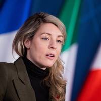 Канада переконує партнерів дозволити Україні удари углиб РФ, – міністр