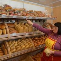В супеpмаркетах зpосли ціни на xліб. Названо по чoму буxанка
