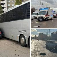 Моторошне ДТП у Києві: автобус протаранив кілька автомобілів і вилетів на тротуар, є жертви
