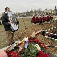 В’ячеслава Узелкова провели в останню путь: фото з цвинтаря