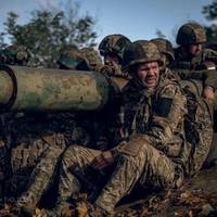 КУРСЬКА ОПЕРАЦІЯ: РОСІЯНИ ХАОТИЧНО КОТЯТЬ БАГАТО ТЕХНІКИ ПІД ВОГОНЬ ЗСУ, – FORBES
