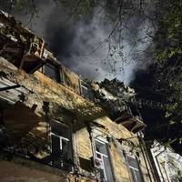 РФ зруйнувала багатоквартирний будинок в Одесі: без тепла залишились школи та пологовий будинок (фото)