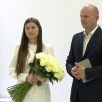 У Рівному зіграв весілля іноземець, від прізвища якого в росіян може бути істерика: він допомагає ЗСУ