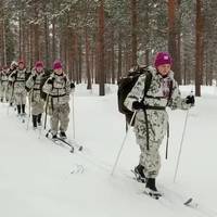 ФІНЛЯНДІЯ ГОТУЄ ЖІНОК ДО МОЖЛИВОЇ ​​ВІЙНИ З РФ