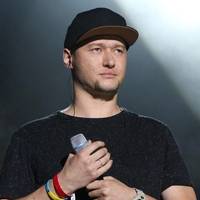 Соліст “Бумбоксу” відповів, чи співатиме ще “Вахтерам” та інші російськомовні пісні гурту