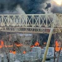 У ЄКАТЕРИНБУРЗІ ПАЛАЄ ЦЕХ З ВИРОБНИЦТВА ПОЛІСТИРОЛУ