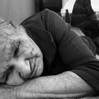 Син відвіз маму до притулку… А вона і там, не переставала про нього дбати. Вірш “Мамина Любов”. До сліз