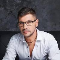 Кілька Годин Не Могли Завести Серце: Дружина Олега Турко (Лесик – Ексучасник Гурту DZIDZIO) Прокоментувала Зупинку Його Серця На Сцені