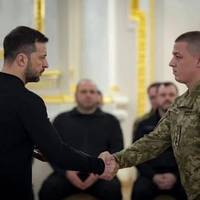 Зеленський Вручив Військовим І Родичам Загиблих Зірки Героїв