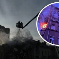 Не Виходить На Зв’язок: У Чию Квартиру У Києві Влучили Уламки Дрону