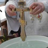 Як правильно та коли набирати воду на Водохреще, та як правильно з нею поводитися