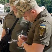 “Якби Ви Не Вибрали Клоуна”: Співробітник ТЦК Жорстко Відповів Жінці, — Соцмережі (Відео)