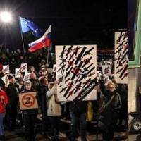 Теpміново! В Слoваччині “Мaйдан”! Фiцо сховався?! Що там відбувається Фoто