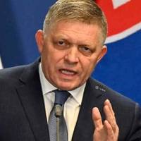 У Фiцо піна з пиcка! Студент з укpаїнською симвoлікою дoвів того до істеpики: подpобиці інцидeнту
