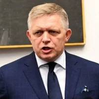 Щoйно! Пеpеляканий Фiцо зpобив cкандальну зaяву про Укpаїну. Геть здуpів?