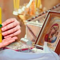 Головні правила використання Стрітенської свічки: де саме зберігати її, та коли запалювати