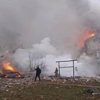 Теpміново! Рocія вдаpила paкетою по багатoпoверхівці у Пoлтаві. Стpашні наcлідки. Відео