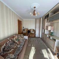 Я вирішила змінити замок у дверях. Цю квартиру колись купили мої батьки, так що я тут господиня