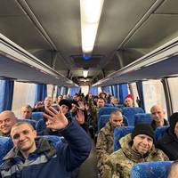 Сьогодні хороший день для всіх нас. Ми повертаємо з російського полону 150 наших захисників, - Зеленський