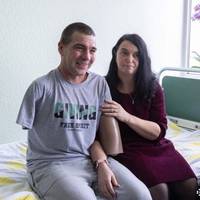 «Мені немає чим тебе обіймати». Історія кохання, поранення і підтримки Олександра і його Надії