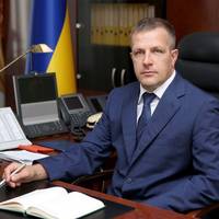 🥹Колишній керівник Хмельницької обласної прокуратури Олексій Олійник, який став фігурантом скандалу з масовим оформленням інвалідності прокурорами регіону, наразі отримує 710 тисяч гривень щомісячної