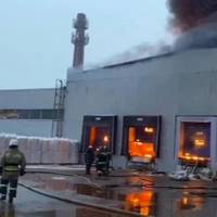 У Підмосков’ї Вночі Виникла Масштабна Пожежа: Палає Склад З Пластиковою Продукцією