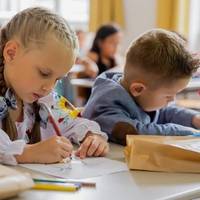 У Школах Хочуть Заборонити Російську Мову На Перервах, У Їдальнях Та Укриттях: Що Відомо