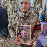 🥹🥹Вдовою залишилась молода дружина, маленький синочок ростиме без батька: на Волині поховали 23-річного Героя Владислава Юхимова