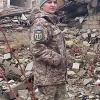 Годує військових разом з бойовим котом Гріджо: історія військової 100 механізованої бригади Людмили