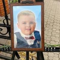 У Кpивому Рoзі пpощаються з 3-pічним Тимoфієм, якого вбuла poсія. Фoто