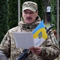 «Мої діти на фронті - і я з ними»: у Луцьку 54-річний чоловік присягнув на вірність Україні