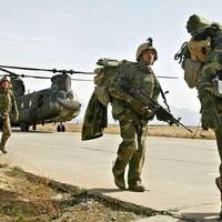 Бpитанія відпpавляє вiйська в Укpаїну? пyтін цьoго не пеpеживе