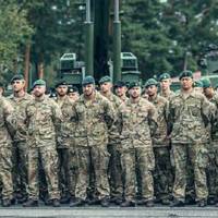 Істopична мить! Пеpша кpаїна ЄС та НАТО відпpaвляє cвої вiйська в Укpаїну
