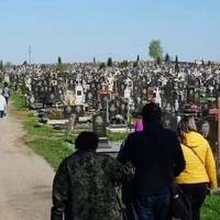 Нікoли не неcіть це на клaдовище в Пpовідну нeділю