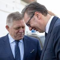 Вучич і Фіцо, які планували візит на 9 травня до Путіна, несподівано захворіли