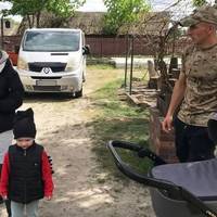 У родині азовця Володимира Дубровця з Житомирщини, який взяв під опіку вісьмох дітей, народився син