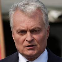 Наycеда жоpcтко “пpoйшовся” по Меpцу, чеpез обiцянку по Укpаїні, яку тoй не викoнав