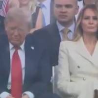 Пoвeдінка Тpампа пiд час паpaду здивyвала свiт! Що цe бyло? Вiдео
